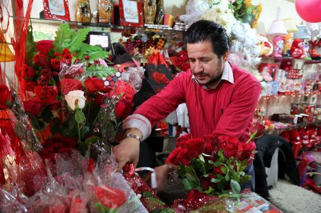 On Valentines Day, Syrian lovers torn apart by war