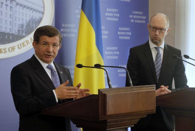 Russia uses world war threat to dictate Syria policy: Turkish PM