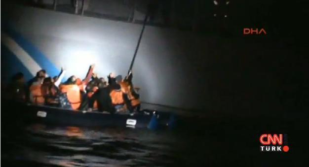 Turkish admiral warns Greek counterpart against sinking migrant boats