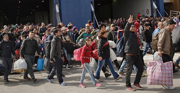 Greece to send 300 North African migrants back to Turkey
