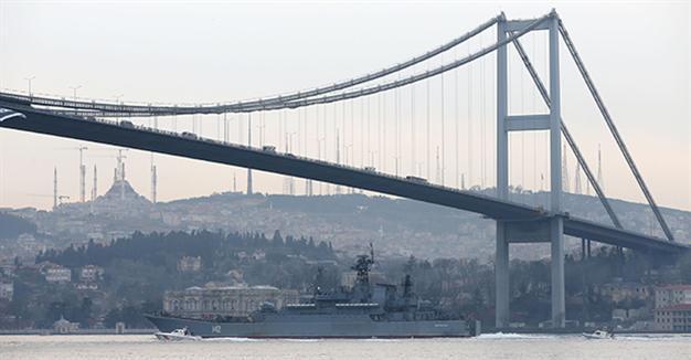 Russian warship crosses Bosphorus amid tight security measures