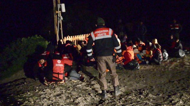Turkish authorities detain 1,700 migrants trying to cross Aegean