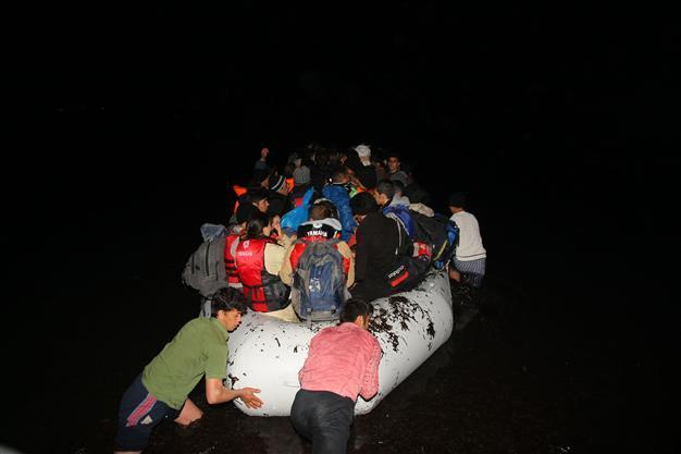 Three baby Syrian refugee girls drown between Turkey, Greece