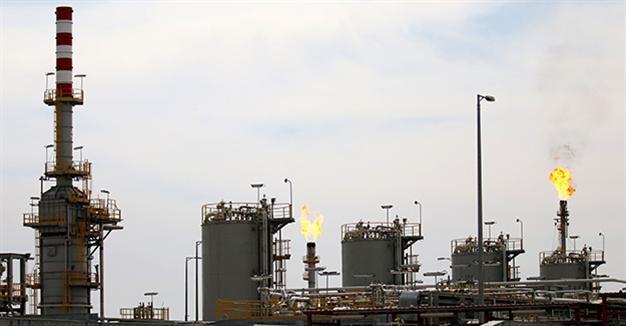 Idle pipeline almost halves north Iraqi oil exports