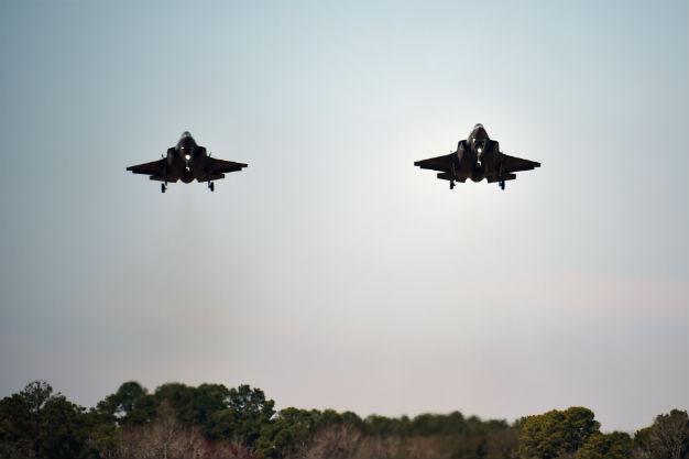 F-35 fighter program delayed due to software shortcoming