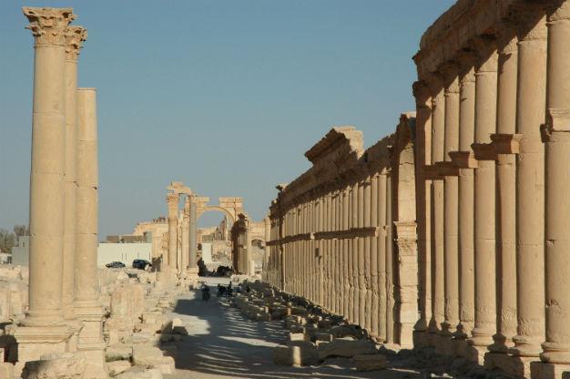 Syria army enters ISIL-held Palmyra