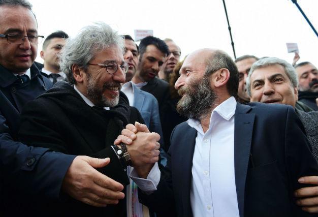 Court rules for Cumhuriyet journalists Dündar, Gül to be tried in secret