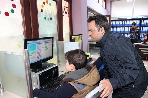 More Turkish women consider writing code as career