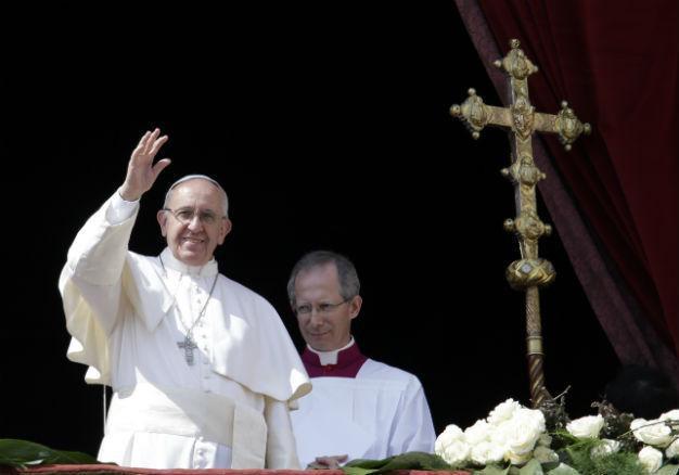 Use ‘weapons of love’ to fight evil of terrorism, pope says on Easter