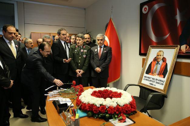 Slain Turkish prosecutor Kiraz commemorated on first anniversary of killing