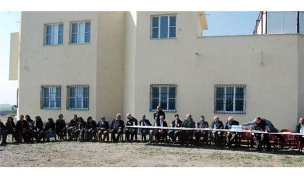 Villagers protest refugee camp plans in Turkey’s south
