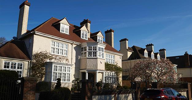London hunts Wimbledon Prowler behind host of high-end burglaries