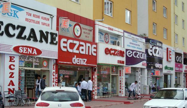 Payment dispute between government, pharmacies grows with new deadline