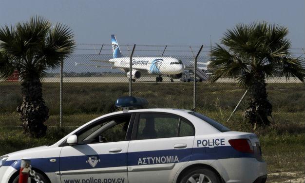 Hijacker of EgyptAir flight arrested as Greek Cyprus airport drama ends