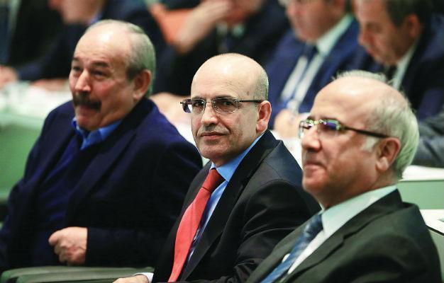Turkeys interest rates high but lowering them still tough: Şimşek