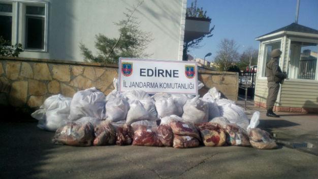One ton of smuggled meat seized in Turkish border town
