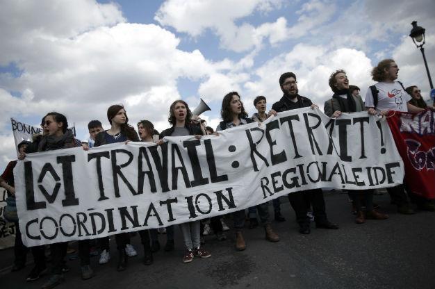 French students renew protests as labour reform heads to parliament