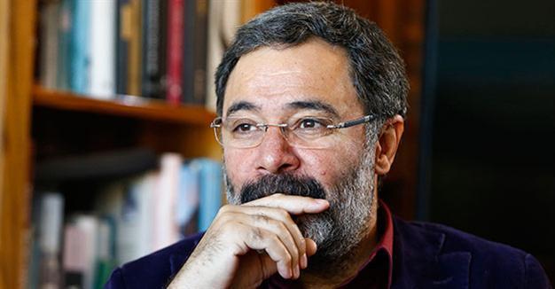 In historical fiction, top-selling Turkish writer offers modern critique