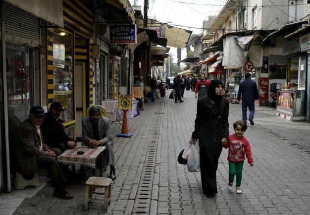 Turkey hosts over 2.7 million Syrians four years into war