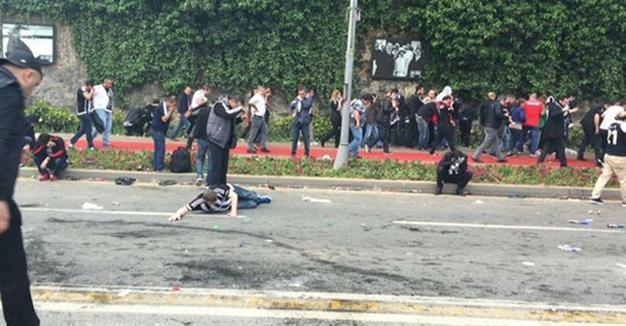 Police use tear gas to disperse Beşiktaş fans