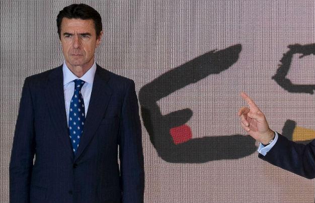 Spanish industry minister resigns after Panama Papers revelations