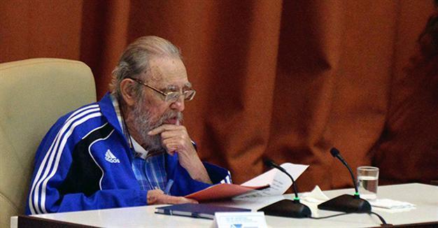 Fidel Castro gives rare speech saying hes nearing the end