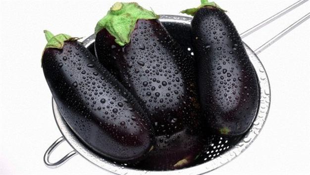Russia imposes temporary import ban on Turkish eggplants