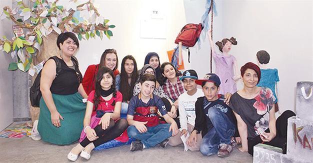Syrian children underline hardships of living in Turkey through art