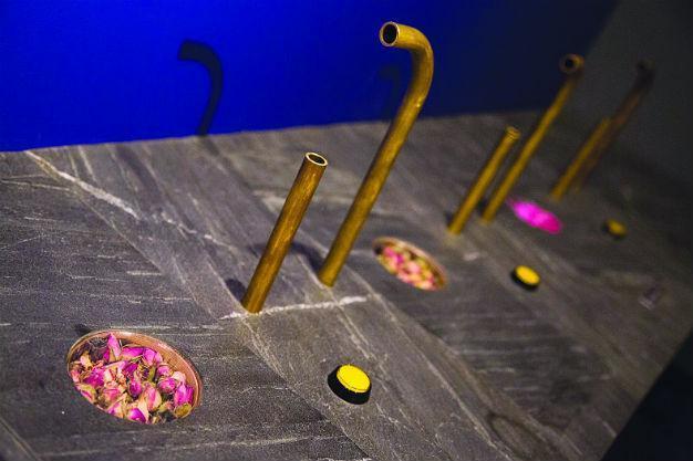 Discovering civilizations with scents