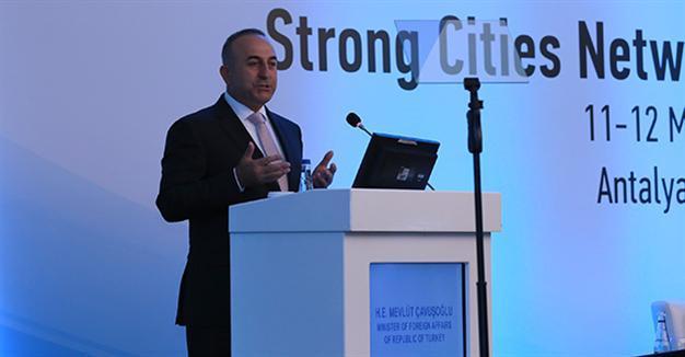 Anti-ISIL coalition devoid of robust strategy to destroy group: Turkish FM