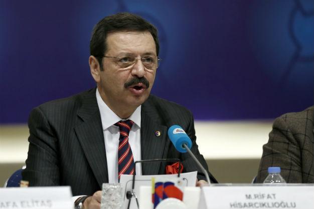 Top boss calls for cut in employment tax