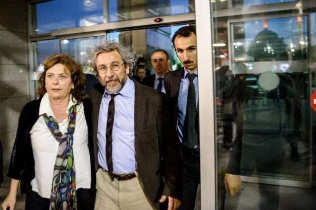 Two more suspects detained in Istanbul over gun attack on Dündar