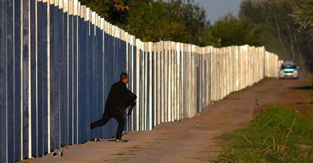 Slovak customs officers shoot and injure Syrian migrant woman