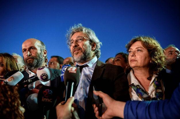 France ‘concerned’ over Dündar, Gül convictions