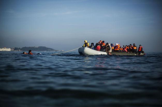 Greece says up to 70,000 migrants may be trapped next month