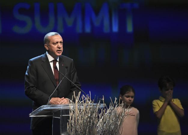 Erdoğan calls on states to help with refugee crisis