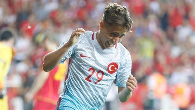‘Wonderkid’ Emre Mor shines for Turkey before Euro 2016