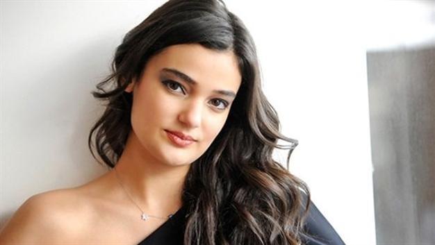 Former Miss Turkey sentenced to prison for ‘insulting’ Erdoğan