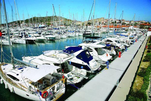 Between the sea and the wind: Sailing weighs anchor in İzmir
