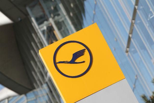 Low oil price sends Lufthansa profits soaring