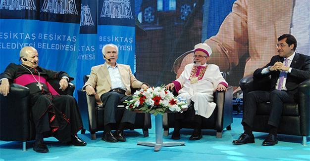 Muslim, Jewish, Christian leaders gather for fast-breaking meal