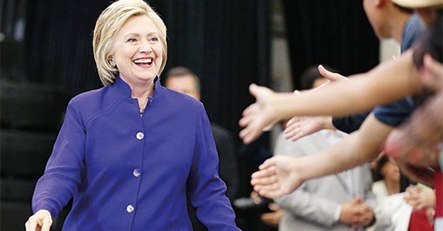 Clinton secures delegates before last Democratic races