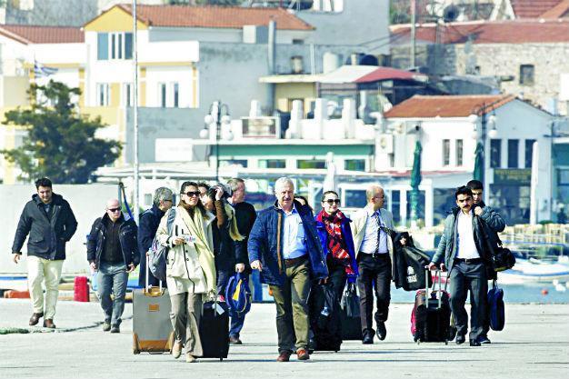 Turkish officials in Greece for groundwork on refugee swap