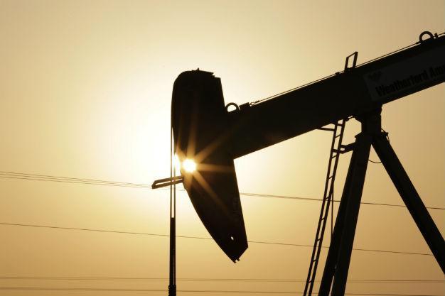 Qatar says Iran invited to talks on oil output freeze