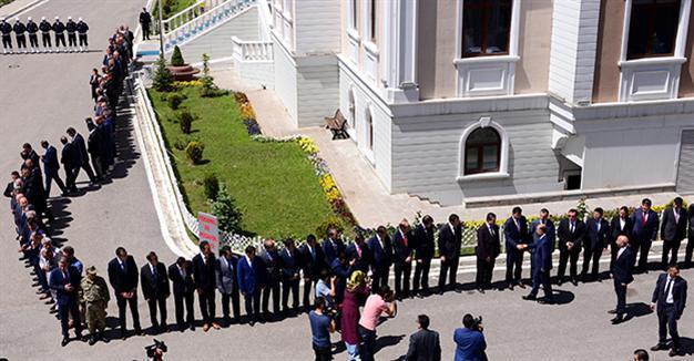 Local officials form meters-long queue to greet new governor in Turkeys east