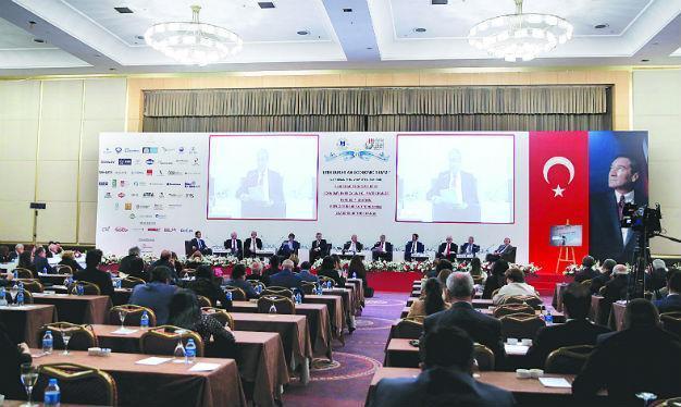 Leaders of region discuss war and peace in summit closure