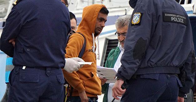 Greece sends more migrants to Turkey