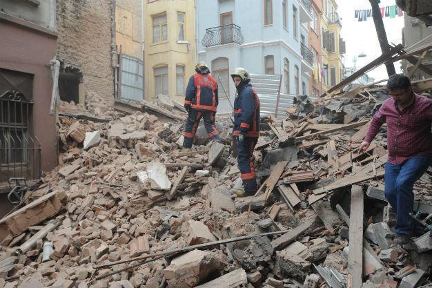 Building collapses in central Istanbul