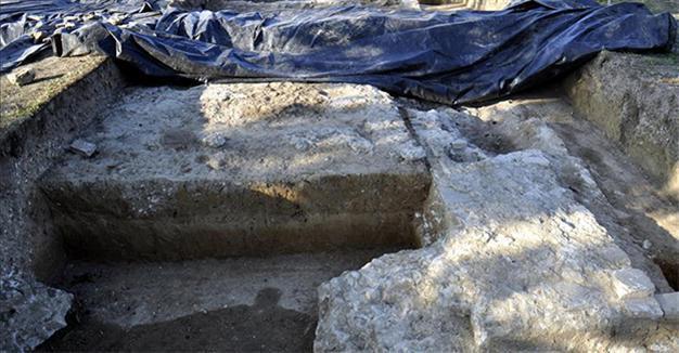 Mosque ruins hint at Süleyman shrine in Hungary