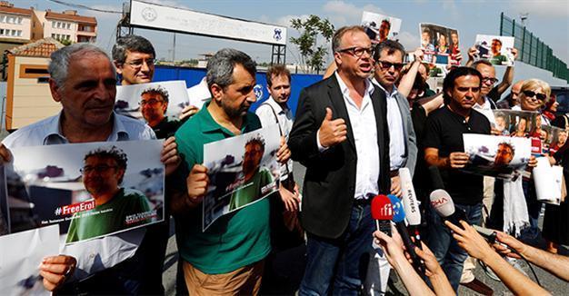 RSF, press freedom groups demonstrate outside Istanbul prison over arrested campaigners